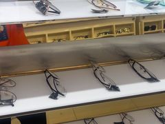 -诺柯视眼镜-蔡司依视路官方工厂店(淞南一店)