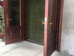 门面-果松木炭酸菜铜火锅·外婆参鸡汤