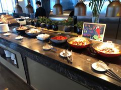 自助取餐区-云端西餐厅(南宁龙光那莲豪华精选酒店)
