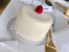 -UNI UNI(环亚凯瑟琳店)