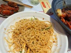 -肥肥虾庄·金牌油焖大虾(汉街SKP店)
