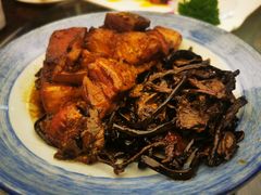 土罐煨花肉-芙蓉凰花园酒楼