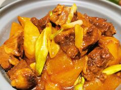 萝卜牛腩煲-鹿港小镇(悠唐店)