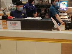 -麦当劳(轻轨曹杨路店)