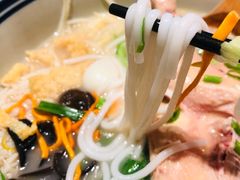 半只鸡过桥米线-刀小蛮半只鸡过桥米线(家乐福四元桥店)
