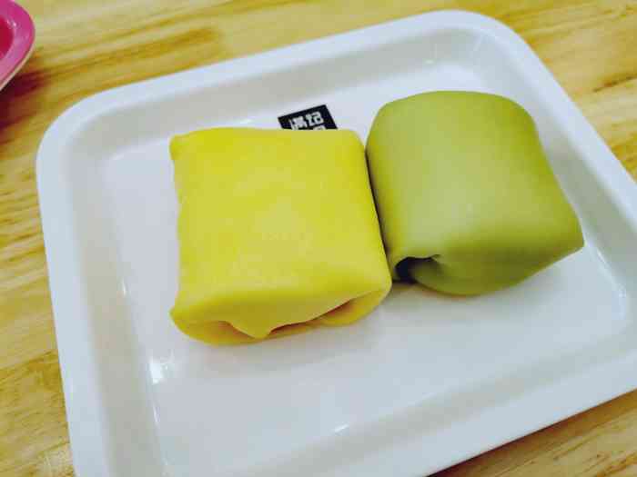 满记甜品(伊势丹店)-"就吃了一个芒果班戟,味道不错,里面有一个.