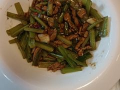 -红栌温泉山庄生态美食餐厅