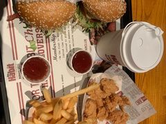 -The Habit Burger Grill 哈比特汉堡(复兴soho店)