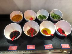 -小蛮椒麻辣烫·麻辣拌(青浦宝龙店)