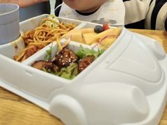 -汽车博物馆主题餐厅