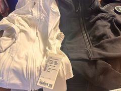 -lululemon(上海浦东IFC店)