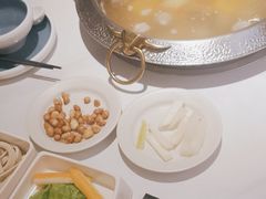 -左庭右院鲜牛肉火锅(金山万达店)