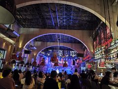 -FOUR PLAY BAR