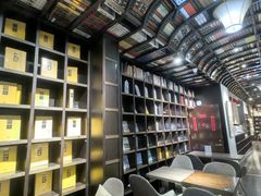 -钟书阁(松江泰晤士小镇店)