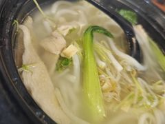 -丽虹云南过桥米线(兴工街店)