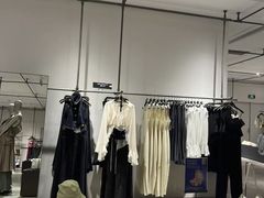 -URBAN REVIVO(七宝领展广场店)