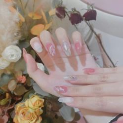-花系美·美甲美睫精品店