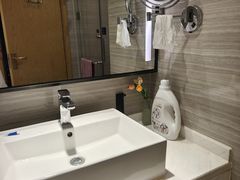 -凯里亚德酒店(深圳北站大浪商业中心店)