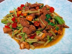 小炒黄牛肉-小厨师·二十年沈家门小海鲜(百井坊巷店)