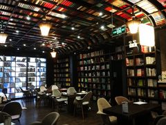 -钟书阁(松江泰晤士小镇店)