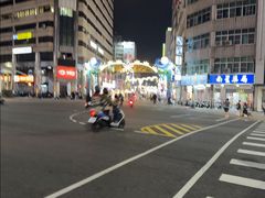 -六合夜市