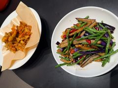 -阿瓦山寨·湘菜现炒·剁椒鱼头王(咸阳总店)
