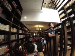 -钟书阁(松江泰晤士小镇店)