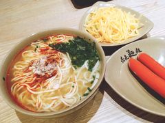 -亮亮面馆(经六路店)