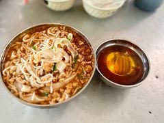 -正宗杨记普洱酸醋米线(总店)