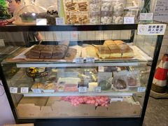 面包甜点陈列柜-一块甜品店