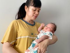 -鲸鱼妈妈月嫂/育婴师定制