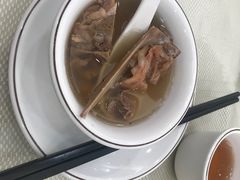 土茯苓花生猪骨汤-新享乐海鲜(翠华路店)