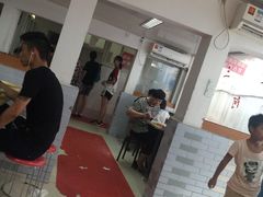 -张阿三馄饨店
