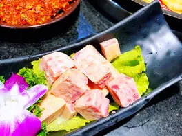 佩**肉