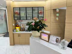 -瑞尔齿科(南京东路名人诊所)