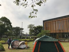 -田园东方蜜桃村的田野营地