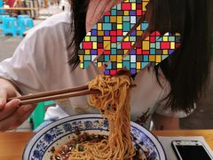 -渝之汇牛肉豌杂面