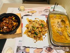 -荷花亭·湖北融合菜(中商广场店)