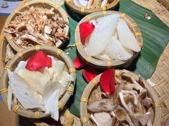 -菌彩云南野生菌火锅(万达广场店)