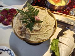 -二荆条·蜀鲜汇城市森林火锅