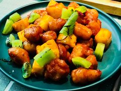 鲜果菠萝里脊肉-蜜桃花开·中西融合菜E&W(南长街店)