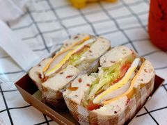 蔓越莓贝高三明治-多乐之日(和平伊势丹店)