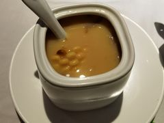番茄玉米煲龙骨-汤城小厨•粤菜•靓汤(苏州街店)