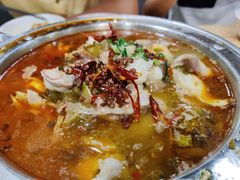 酸菜鱼锅仔-华中科技大学百景园(三楼酒店)