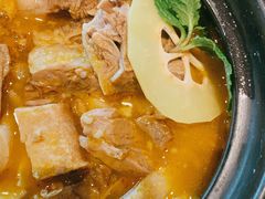 酸木瓜炖牛腩-半山腰·云南菜(侨福芳草地店)