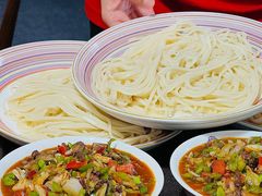 -歹歹的加个面过油肉拌面