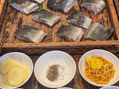 -围炉肉舍•炭烤活鳗•丹东海鲜烤肉(步行街店)