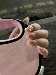 -悦己美甲美睫