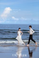 -现代经典婚纱摄影