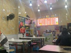 大堂-峰味香.酱香米线.黄焖鸡(定西路店)